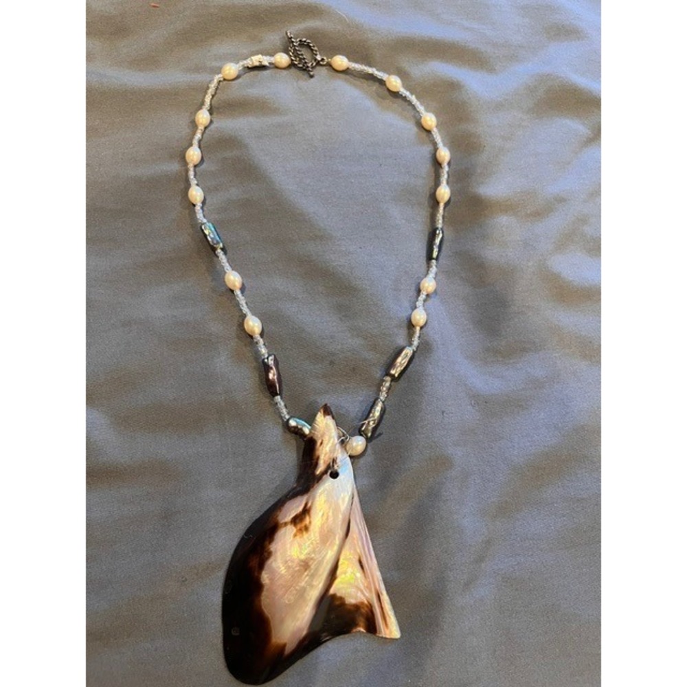 Mother of Pearl Shell Pendant Necklace Freshwater Rice Pearl Toggle Clasp Brown